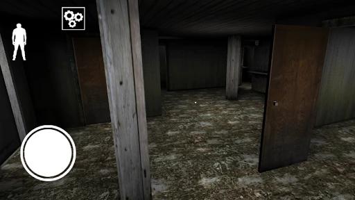 Captura de Granny: Chapter Two: pasillo de la casa con luz tenue